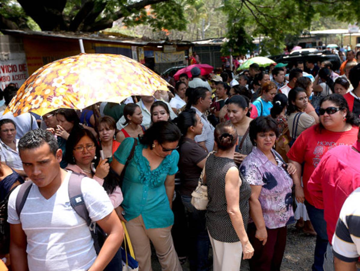 Maestros se toman Dirección Departamental