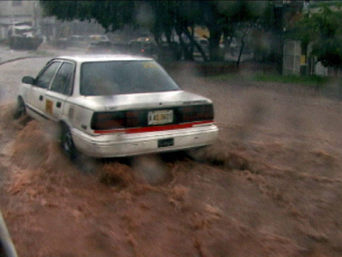 Vaguada deja fuertes lluvias en Honduras