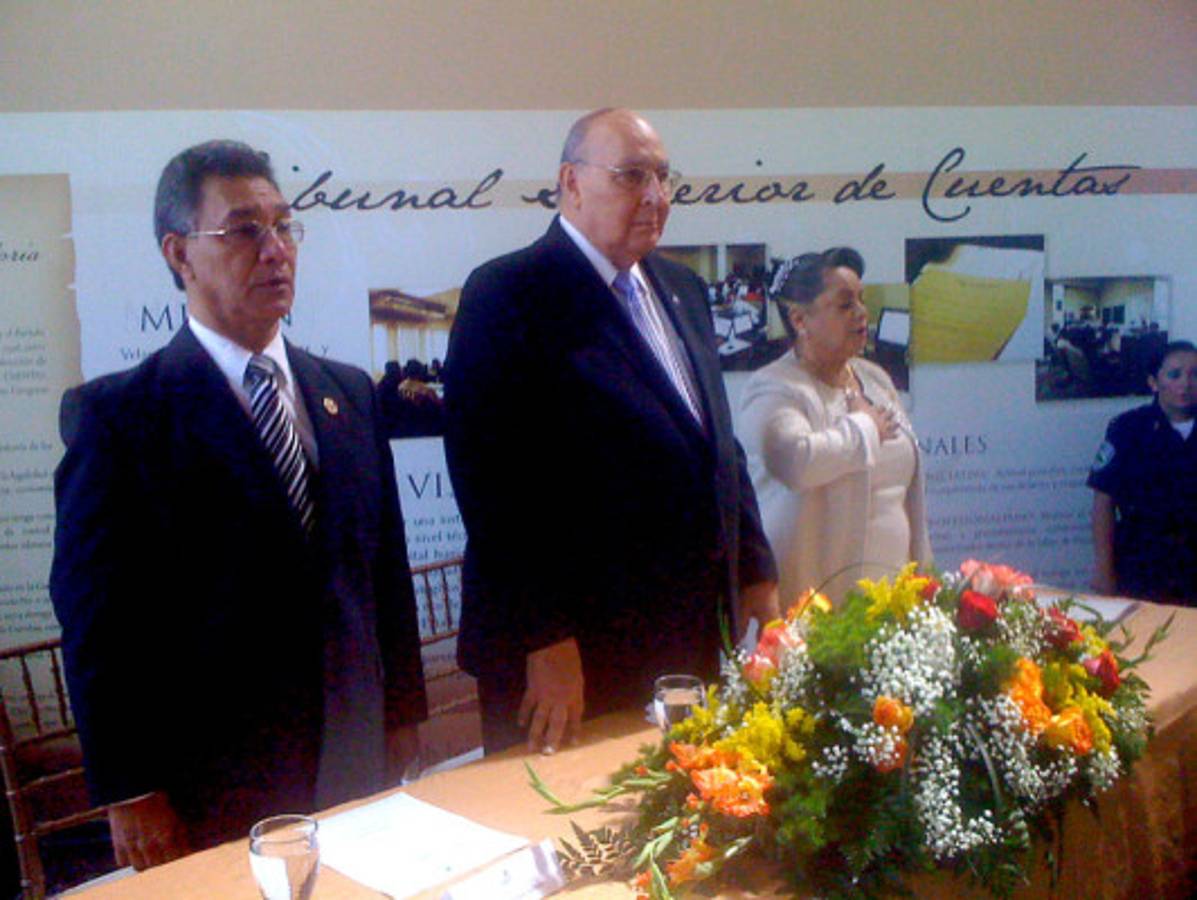 Anchecta entrega presidencia del TSC