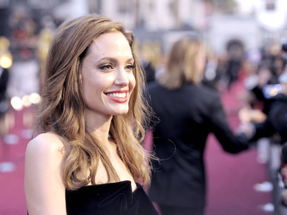 Angelina Jolie: De chica con tatuajes a chica con una causa