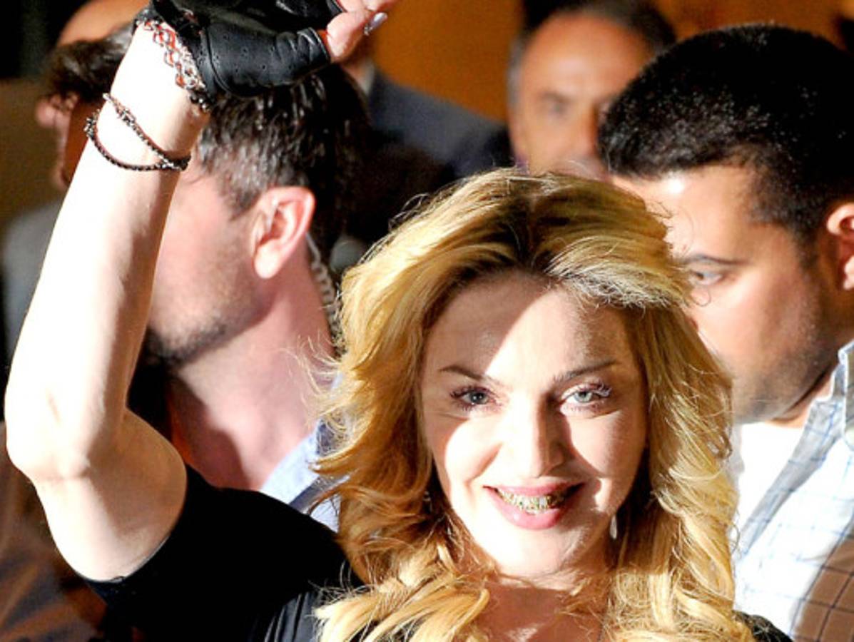 Fotos: La polémica dentadura de oro de Madonna