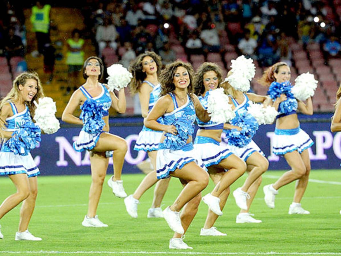 VIDEO: Las bellas porristas del Nápoles