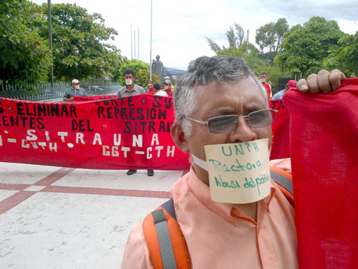 Sindicalistas de la UNAH protestan en la Corte