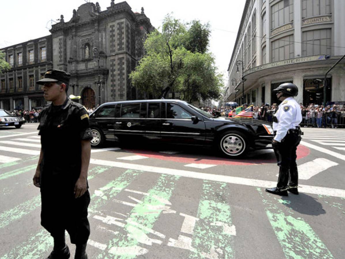 Obama inicia breve visita a México