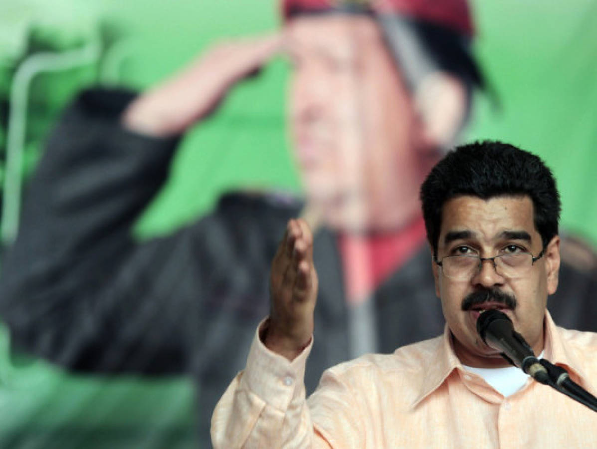 Chávez presenta 'nuevas complicaciones' tras operación