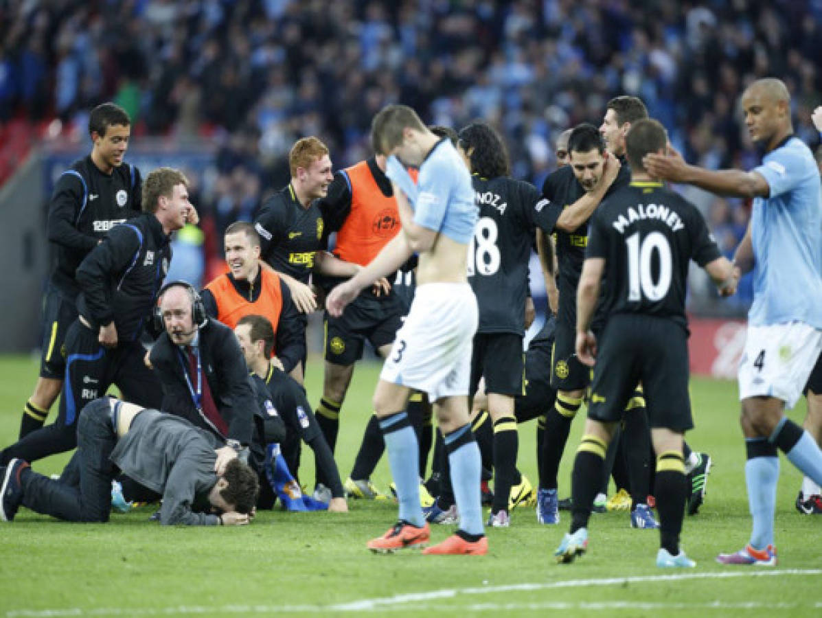 Roger Espinoza se corona campeón de FA Cup con Wigan