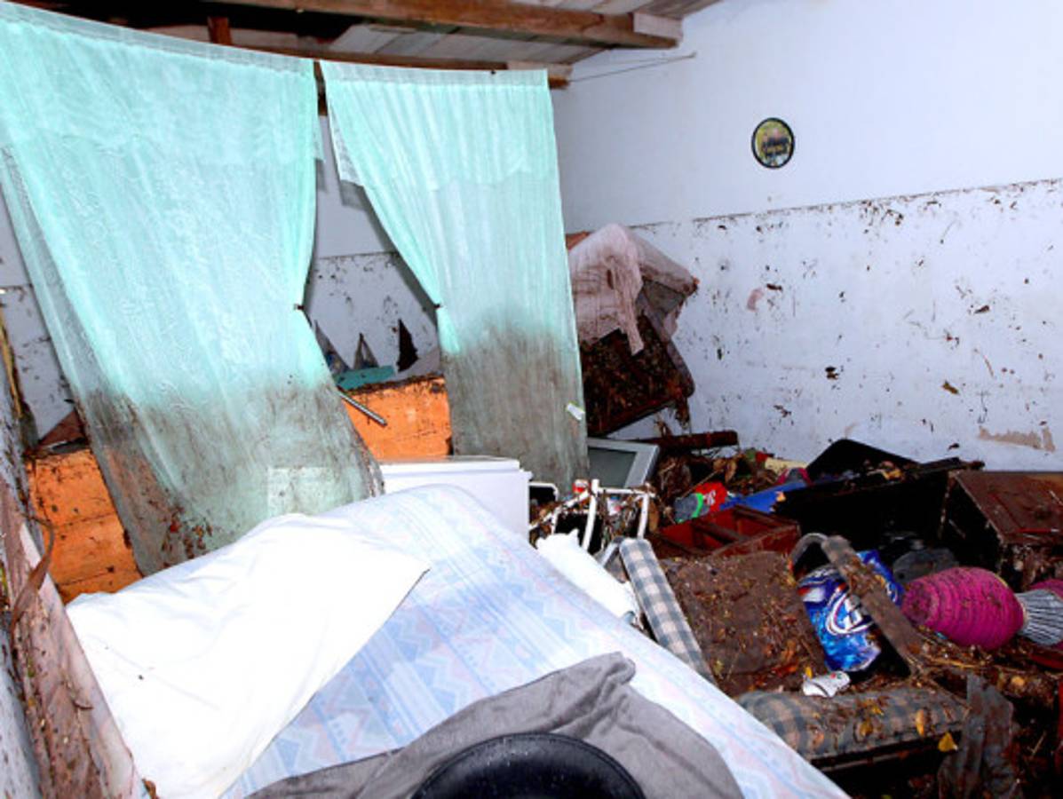 Al menos 3 casas destruidas por temporal