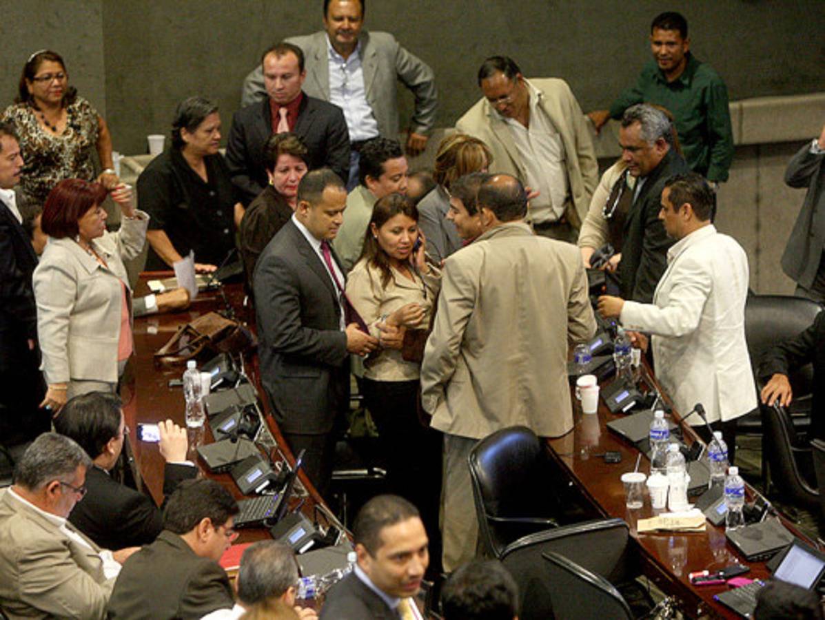 Pleito y escándalo en la elección del fiscal