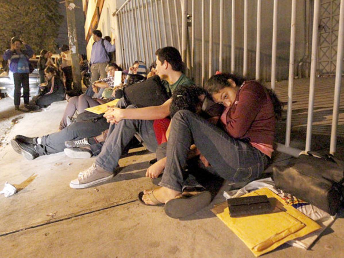 La odisea de hacer un trámite en el Escalafón