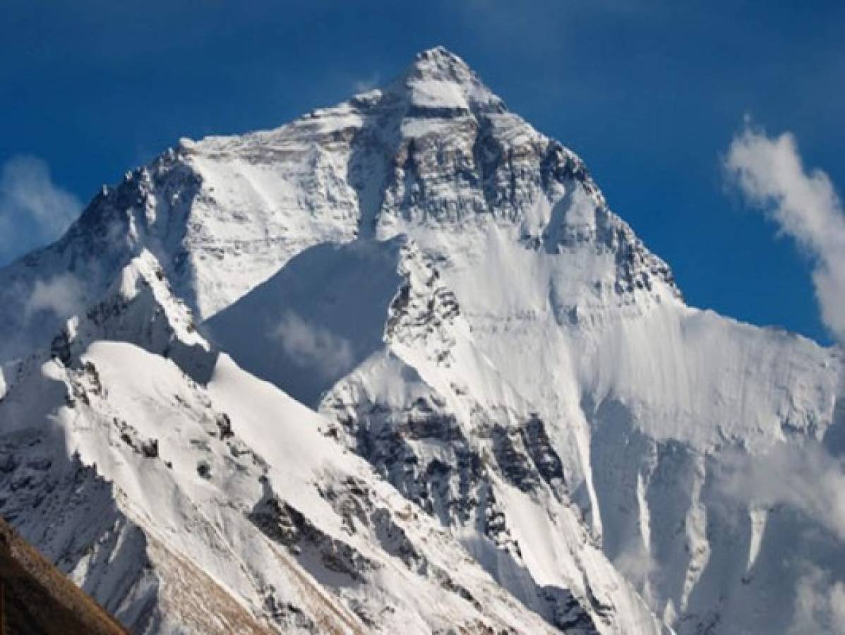 Nepal quiere limpiar el Everest de basura