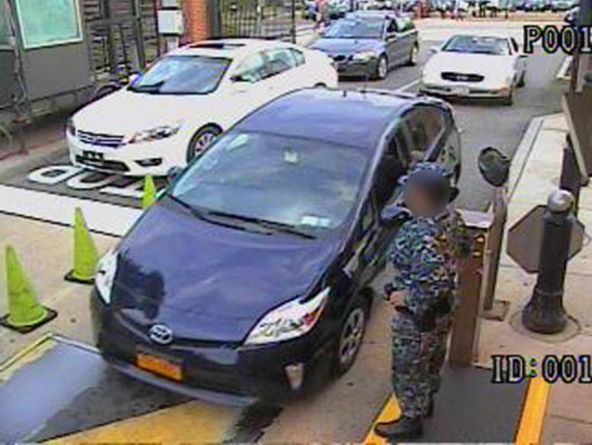 Video: Atacante armado entra a naval de Washington