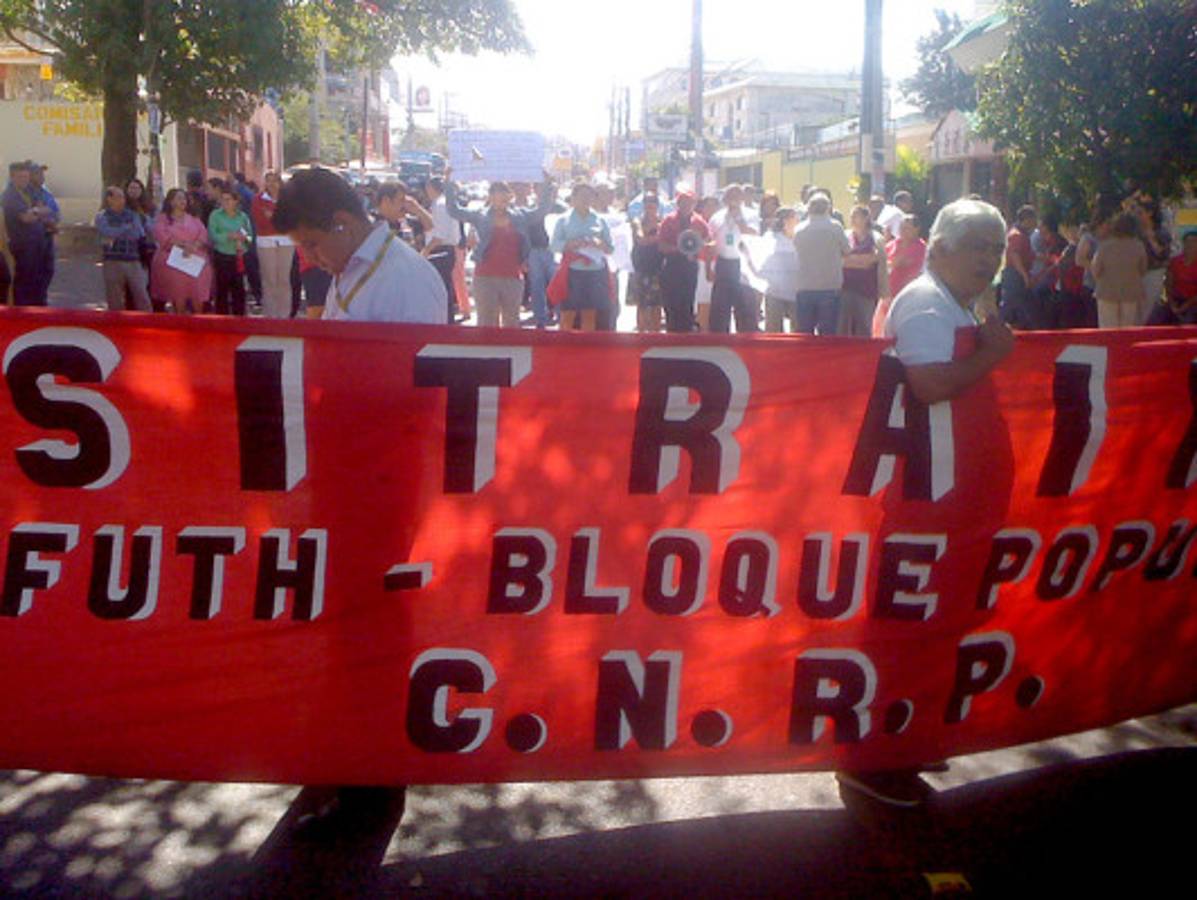 Empleados del INA protestan por falta de pago