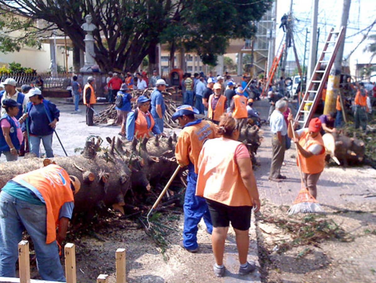 Limpieza en mercados y centro de la capital