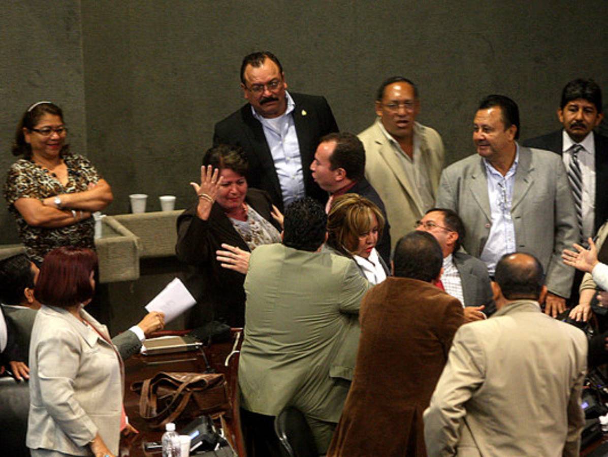 Pleito y escándalo en la elección del fiscal