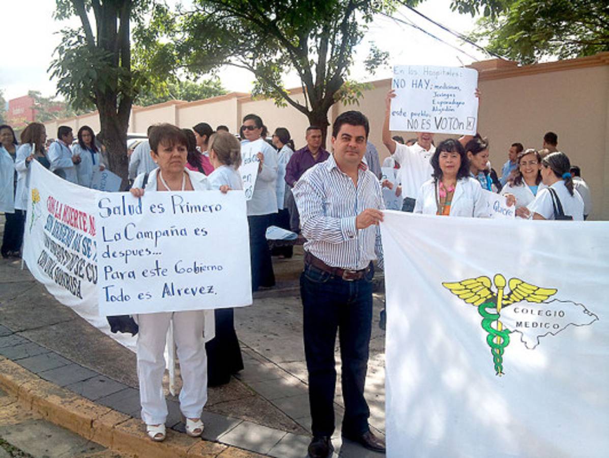 Médicos exigen pago al gobierno de Honduras