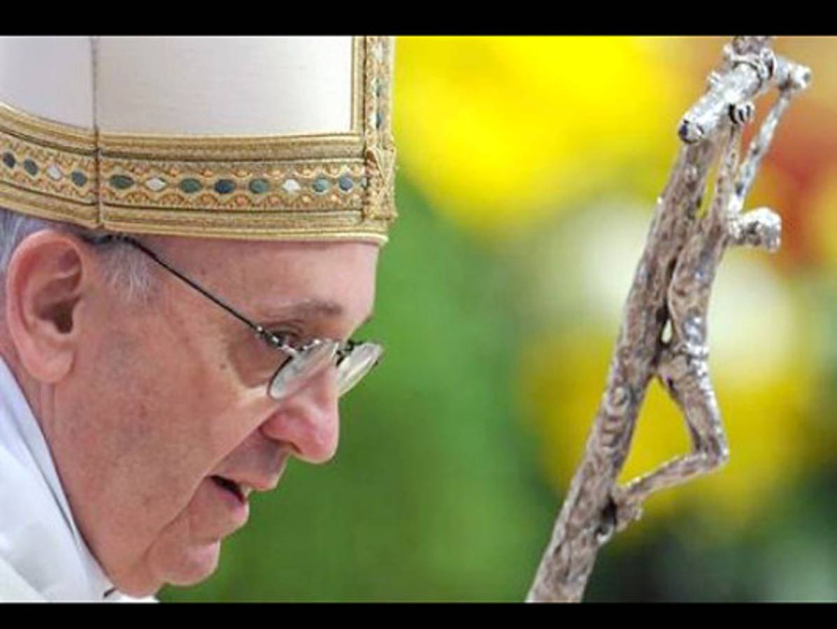 Papa llama a los católicos a defender y obedecer a la Iglesia