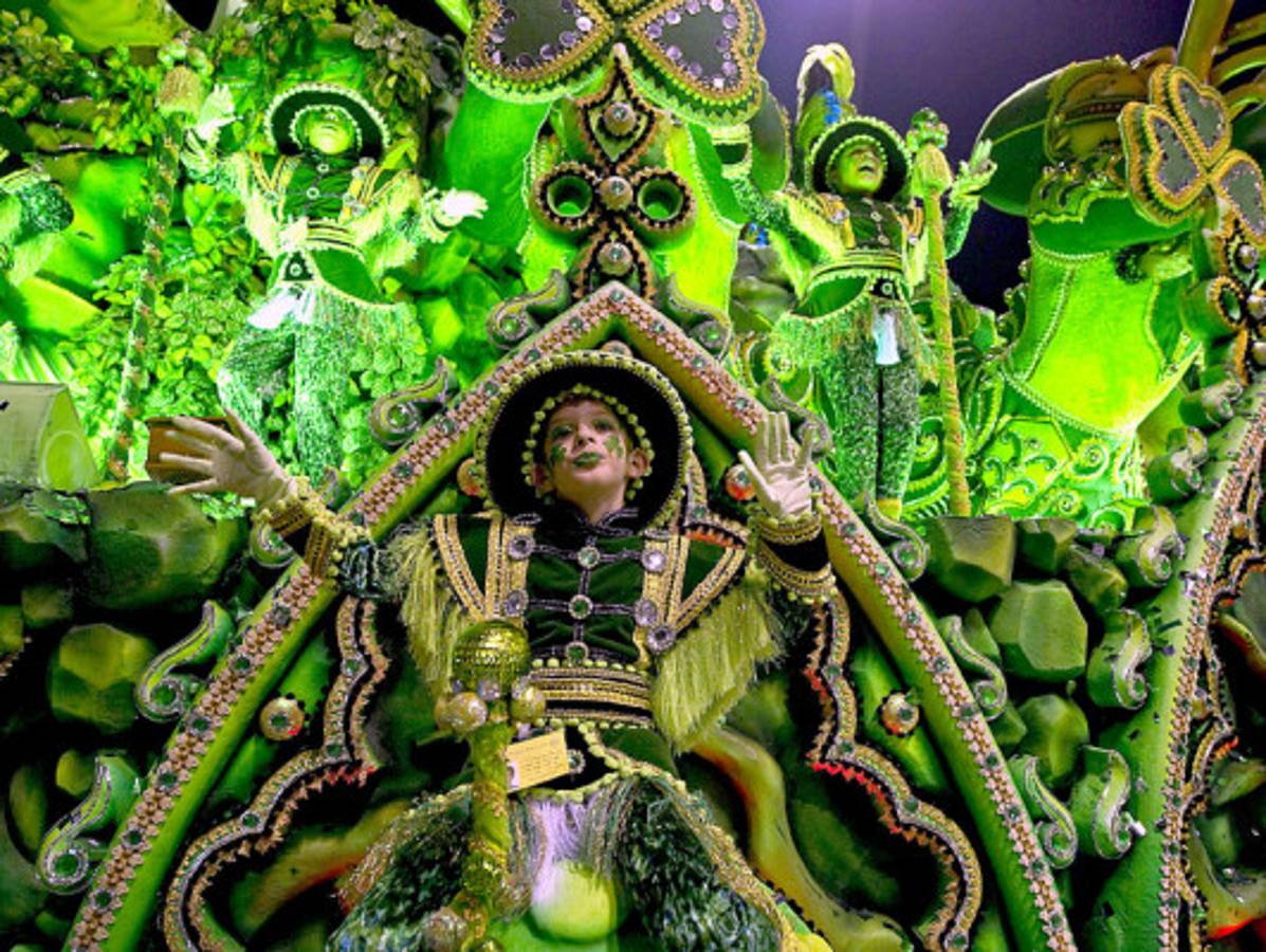 Arranca la mayor fiesta callejera del carnaval de Rio