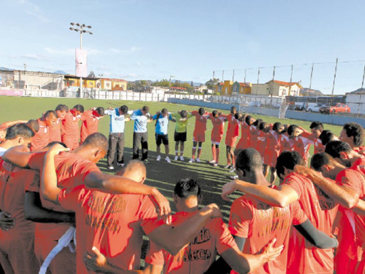 Olimpia inicia el camino hacia el tetracampeonato