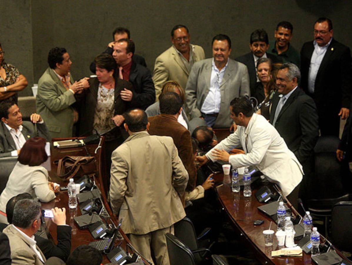 Pleito y escándalo en la elección del fiscal