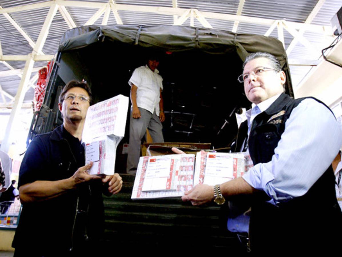 Papeletas de Libre llegan al TSE