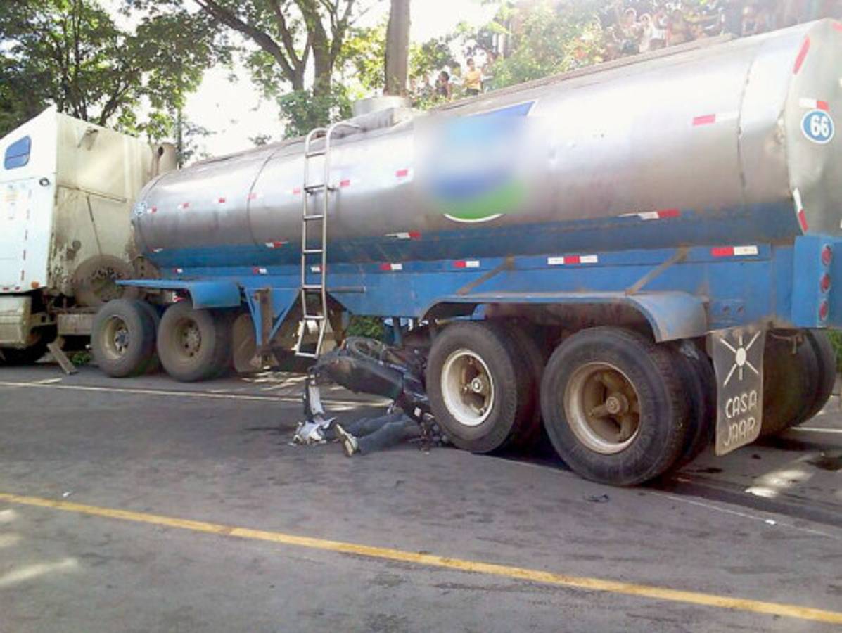 Tres muertos en aparatoso accidente al nororiente de capital de Honduras