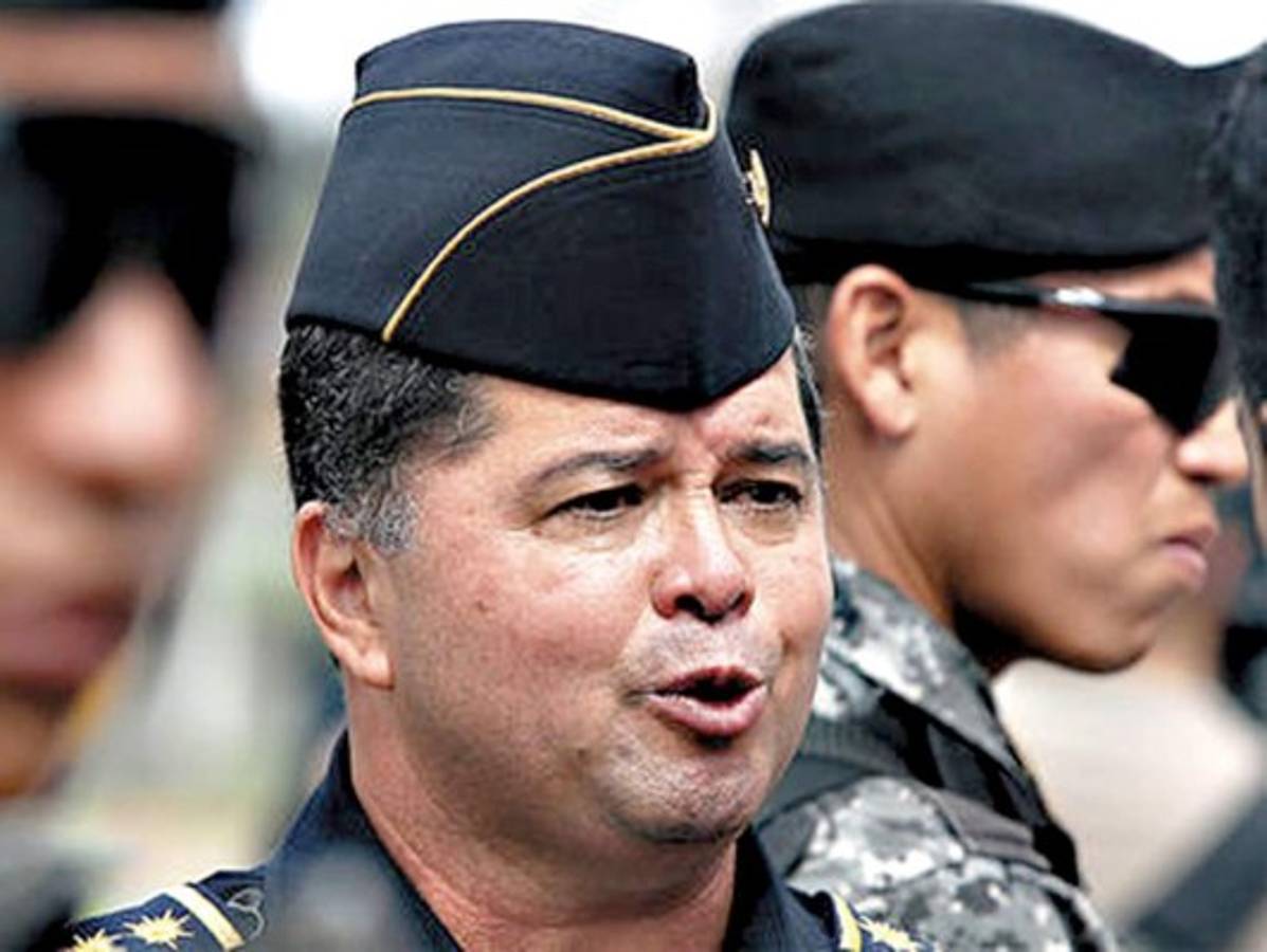 Depuración policial se hace en forma 'cascada'