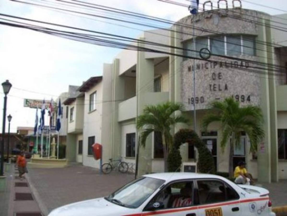 Presentan denuncia contra exfuncionarios de alcaldía de Tela