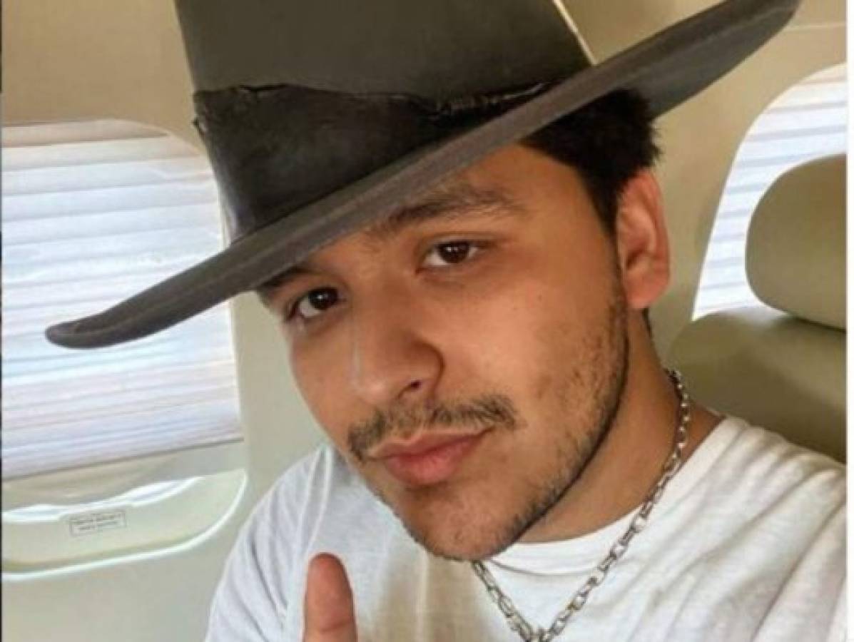 Christian Nodal a punto de sufrir accidente en jet privado