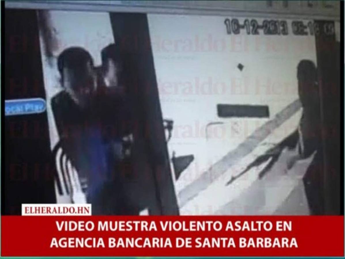 Video muestra violento asalto a agencia bancaria