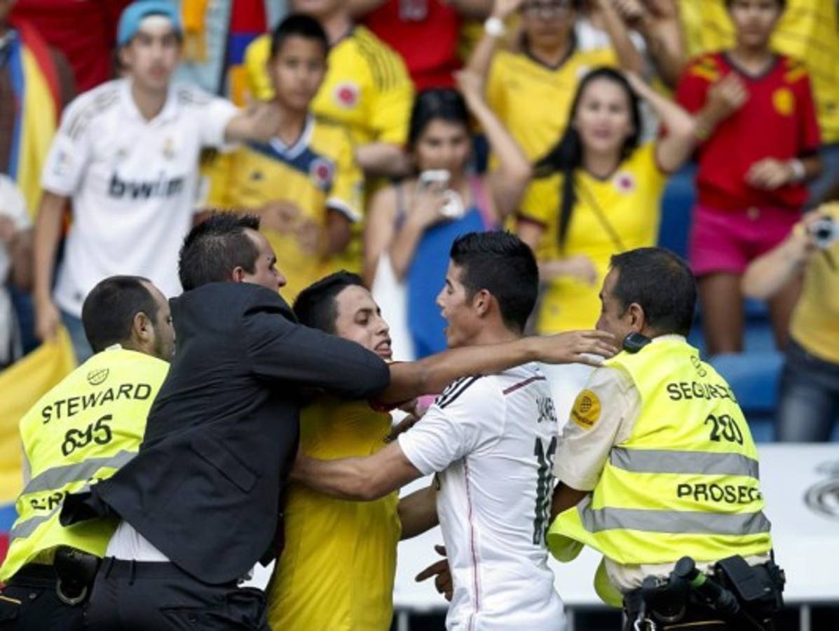 VIDEO: El gesto de James Rodríguez con invasor en el Bernabéu
