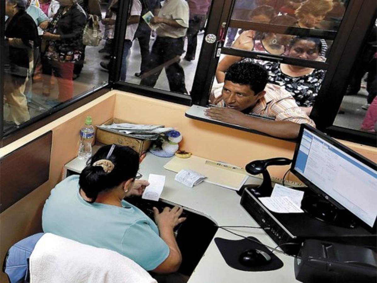 'Paracas” del IHSS caerán en proceso de identificación