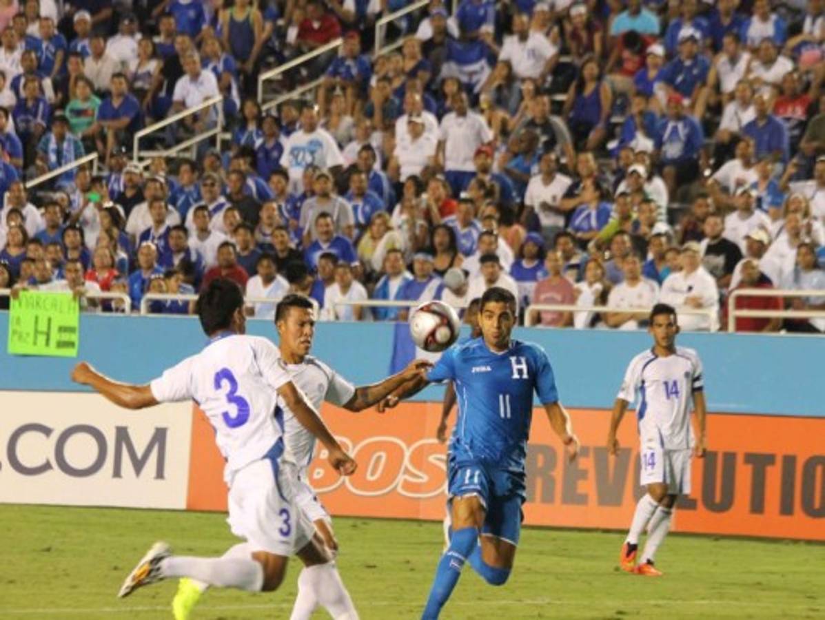 El Salvador le gana con justicia a una Honduras mediocre