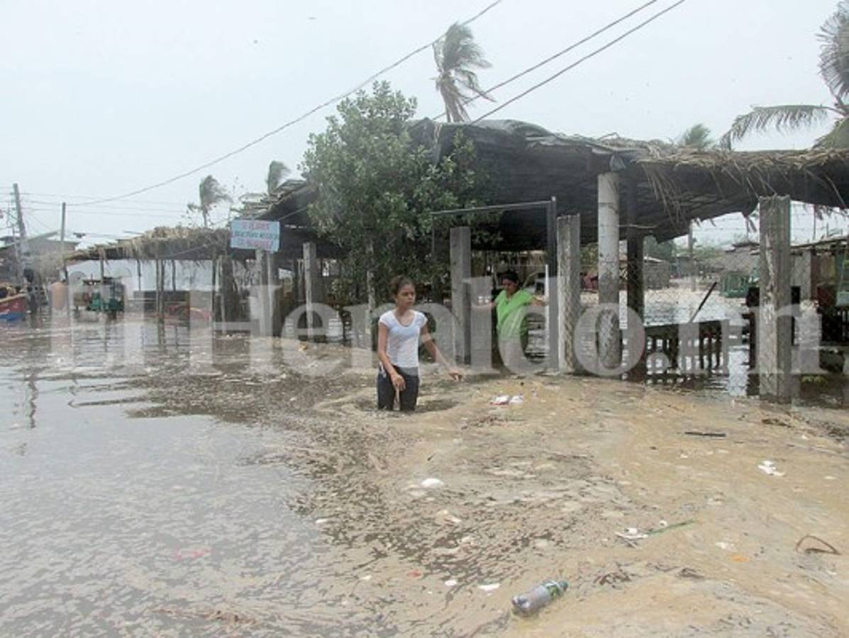 Marejadas amenazan el sur de Honduras