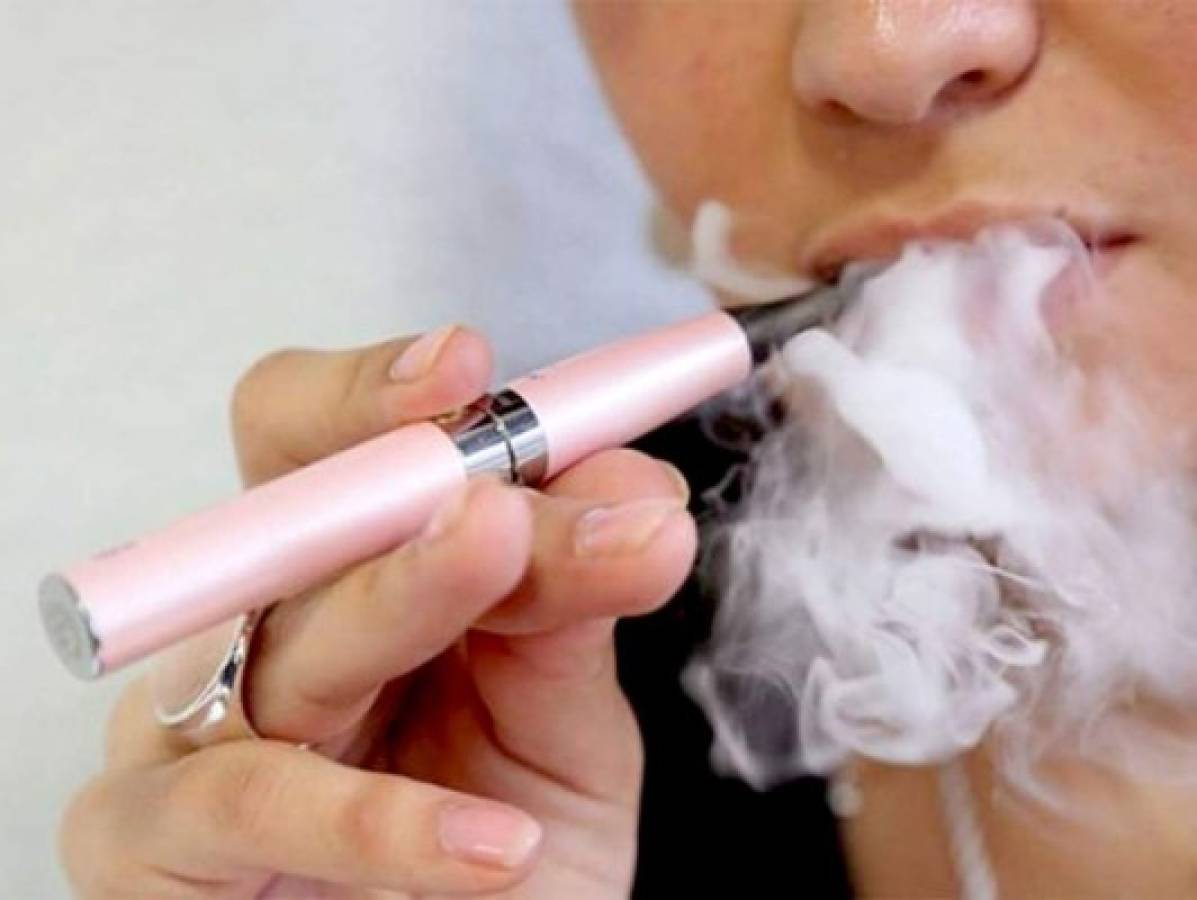 EEUU anuncia prohibición parcial de cigarrillos electrónicos aromatizados
