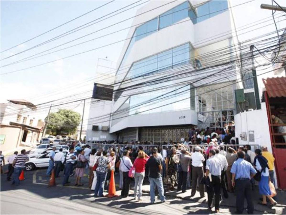 Educación pide unidad fiscal para investigar tráfico de plazas