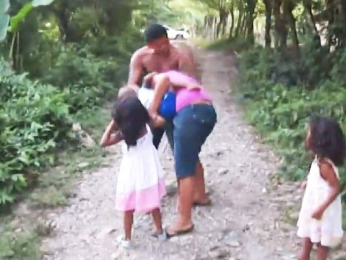 VIDEO: Brutal ataque contra mujer que cargaba bebé en brazos