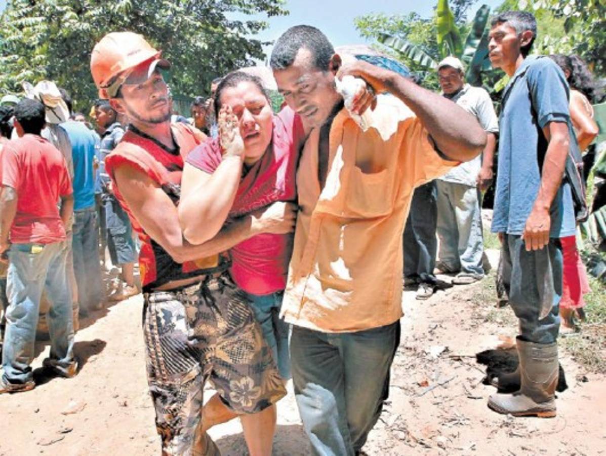 Honduras: Con lágrimas, mineros desisten búsqueda de compañeros