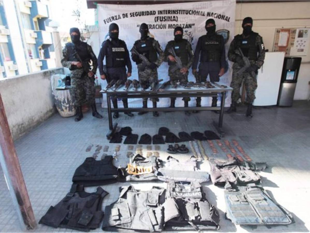 Decomisan armas e indumentaria policial en la capital de Honduras