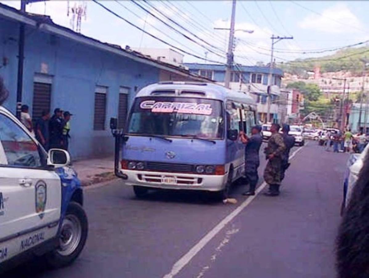 Al menos tres muertos en asalto a bus rapidito en Comayagüela