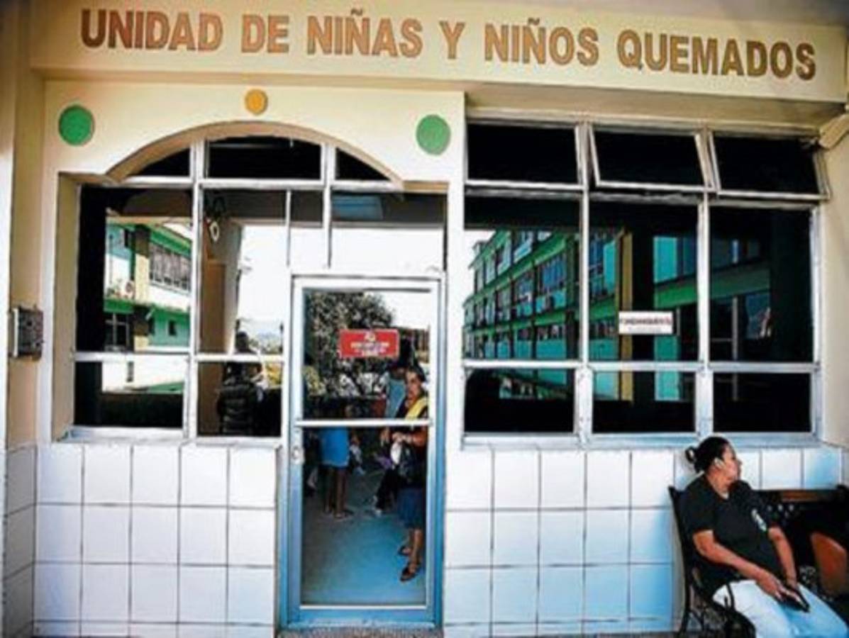 Un niño muerto y dos quemados por pólvora