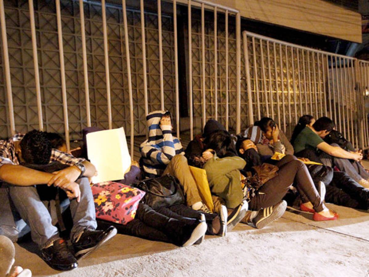 La odisea de hacer un trámite en el Escalafón