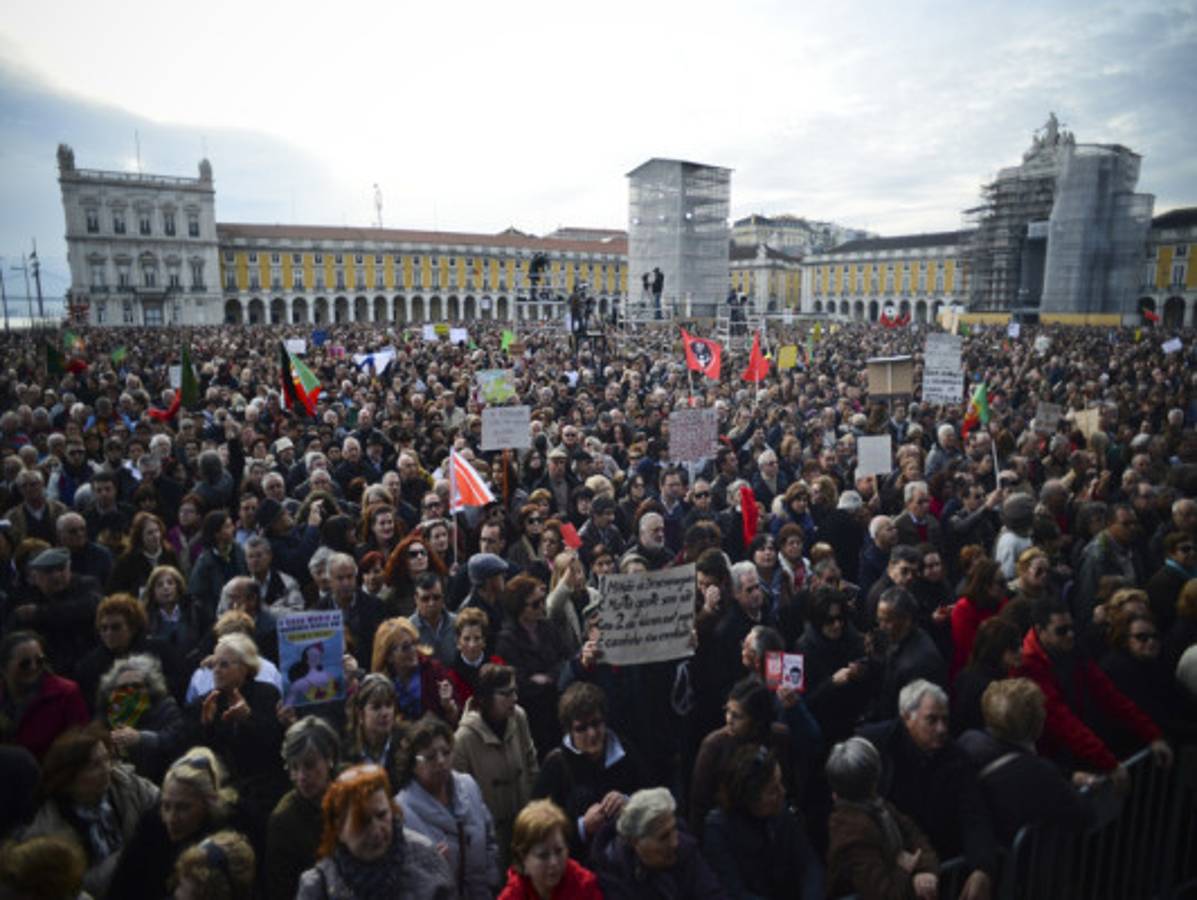 Decenas de miles de personas en la calle contra la austeridad