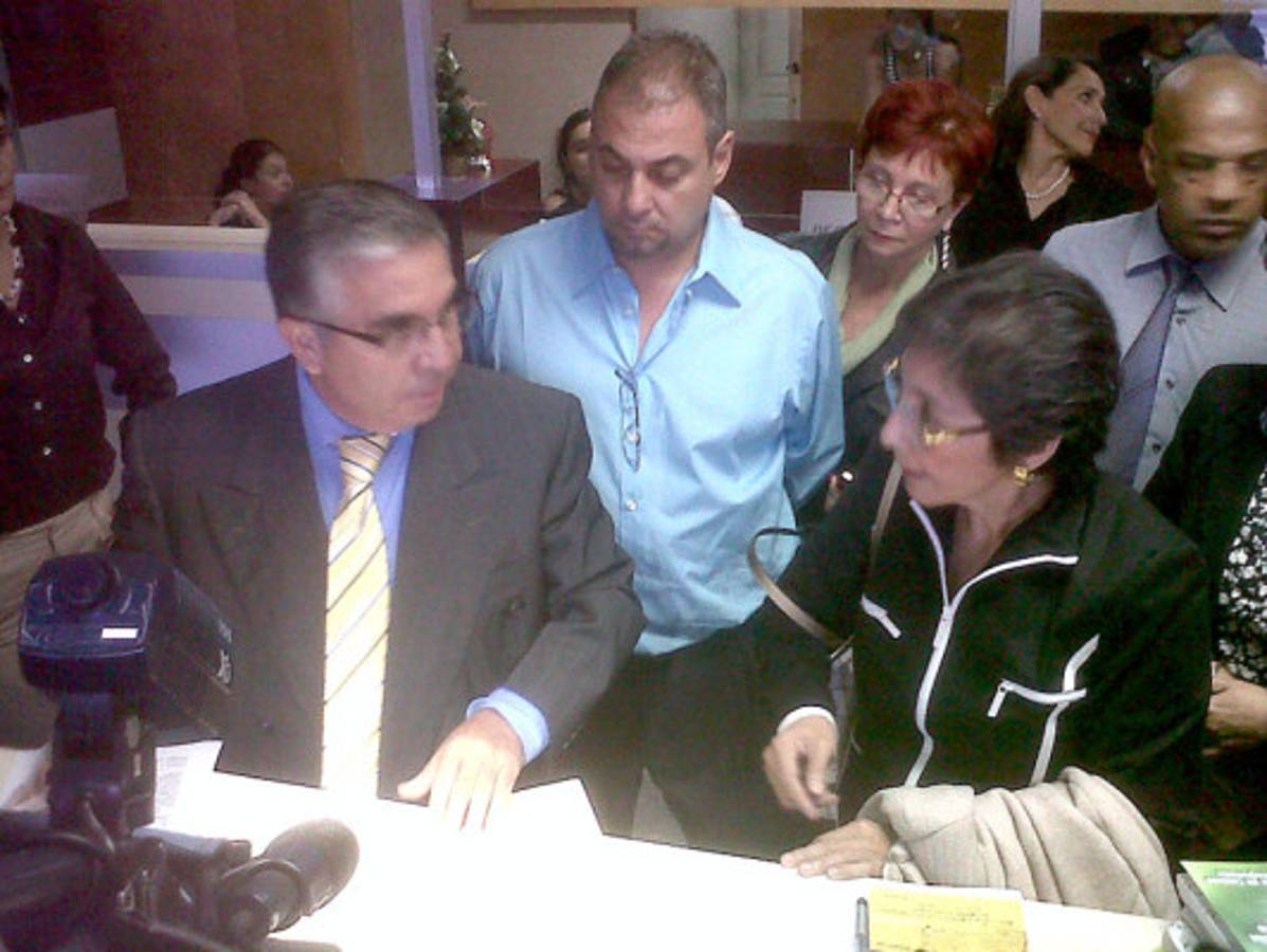 Formalizan denuncia por destitución de magistrados