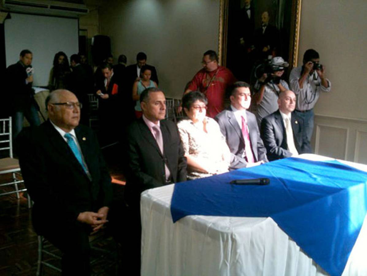 Candidatos a fiscal general y adjunto fueron sometidos a audiencias