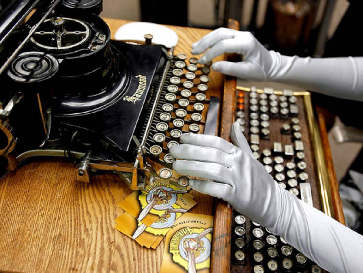 Fanáticos de las máquinas de escribir reescriben la historia