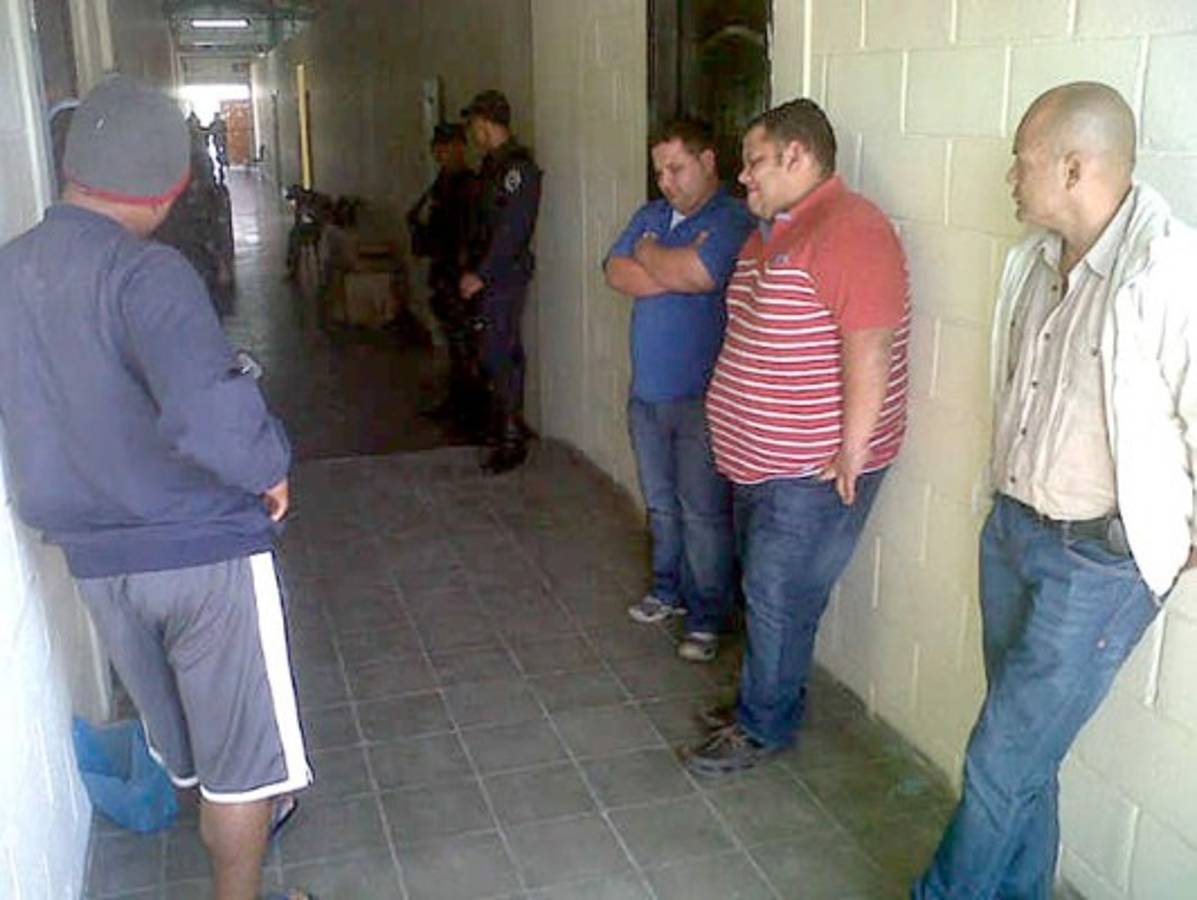 Capturan a supuestos evasores de impuestos