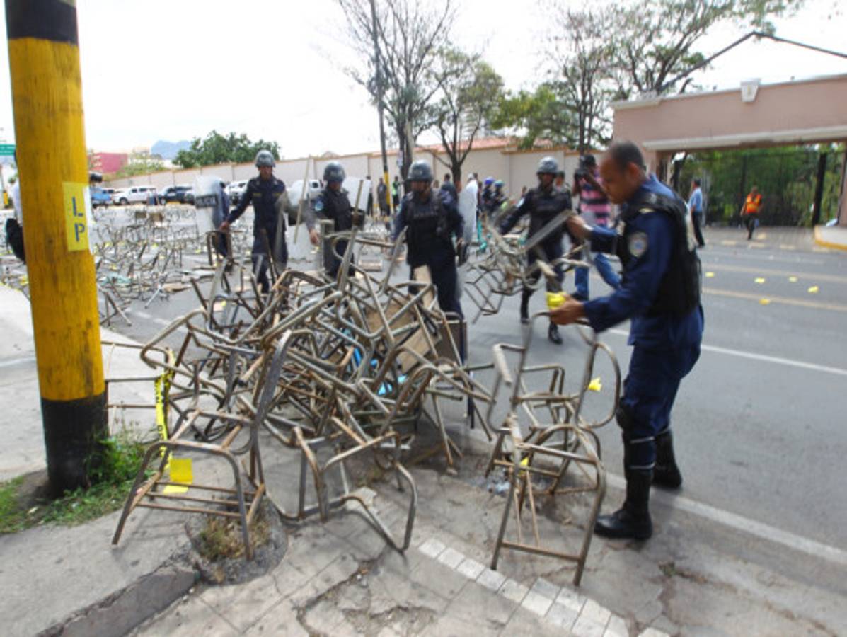 Maestros culpan al gobierno por falsas escuelas