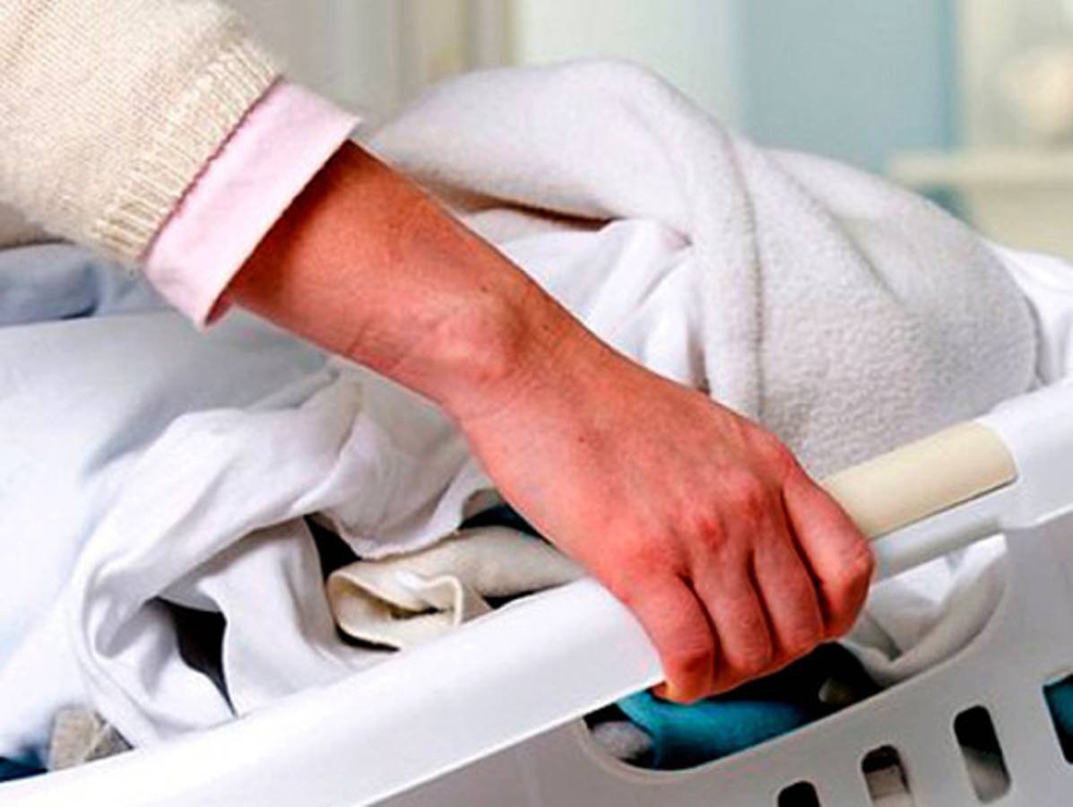 Pagarán horas extras a empleadas domésticas en California