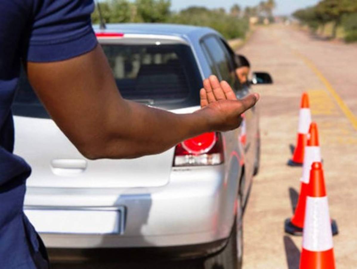 Hombre muere atropellado por su esposa