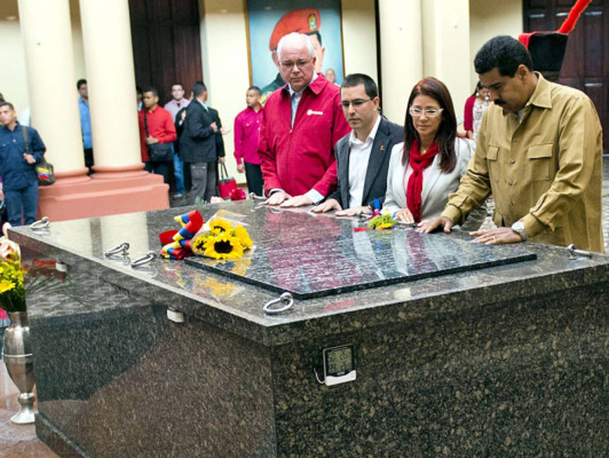 Maduro compara a Chávez con 'Cristo redentor'